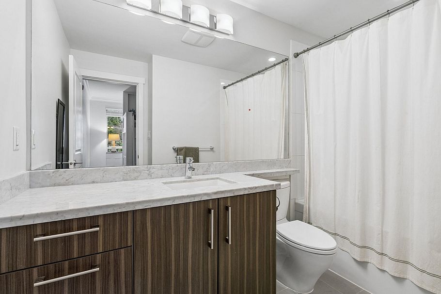 107 159 W 22nd Street North Vancouver, BC - 20