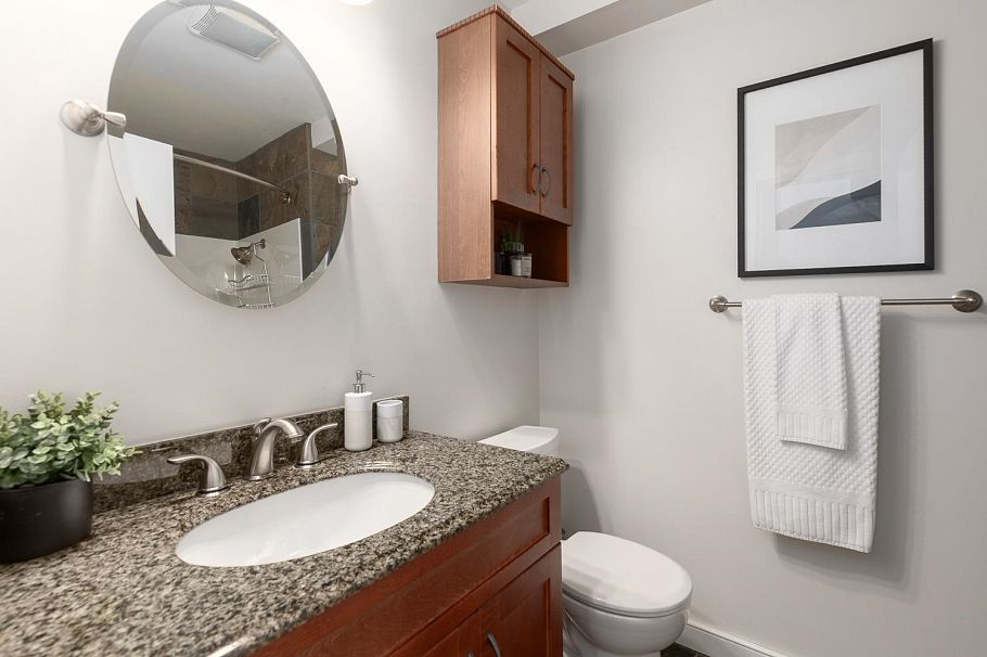 10 766 W 7th Avenue Vancouver, BC - 25