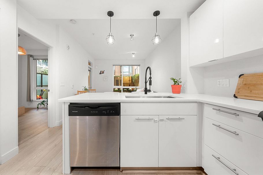 107 733 W 3rd Street North Vancouver, BC - 14