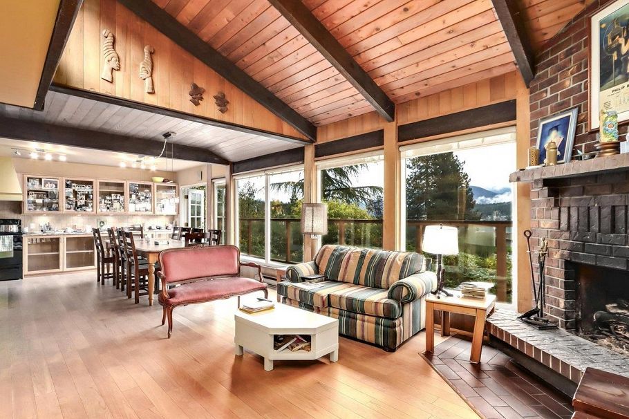 534 Beachview Drive North Vancouver, BC - 10