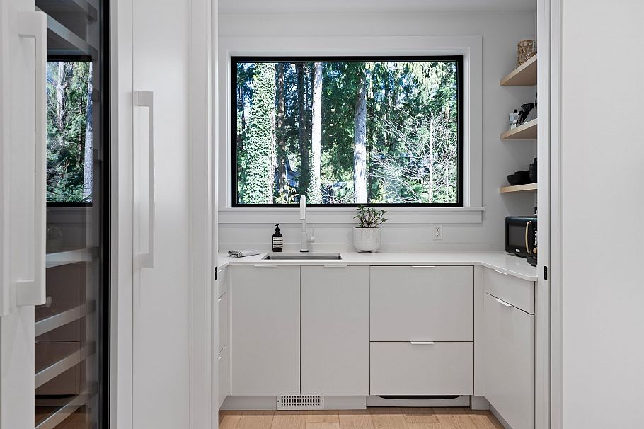 968 Belvista Crescent North Vancouver, BC - 11