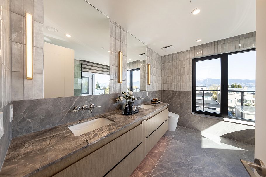 4039 W 11th Avenue Vancouver, BC - 19