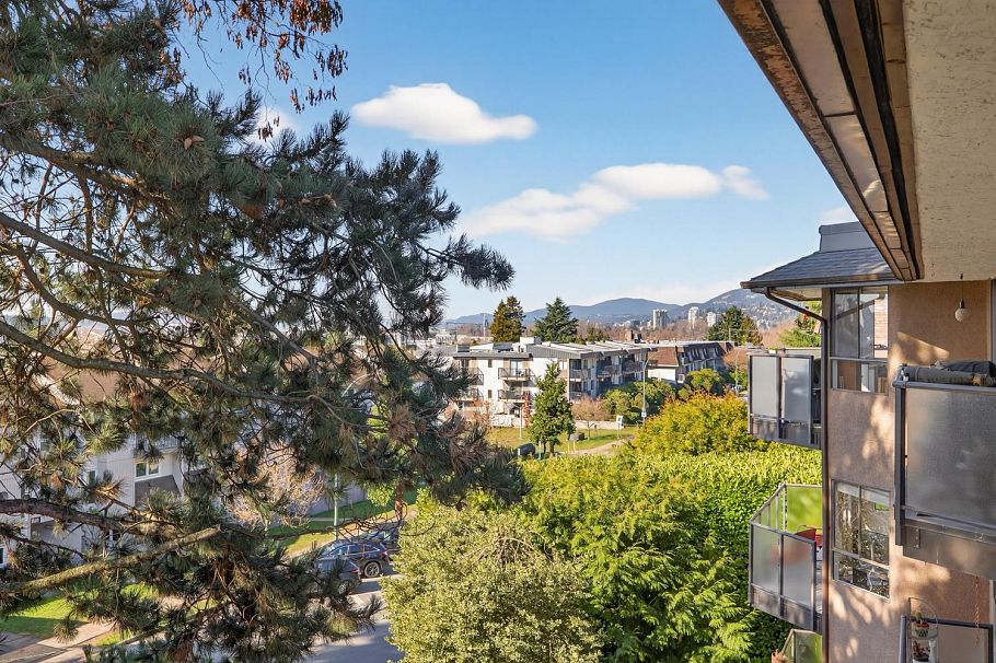 330 210 W 2nd Street North Vancouver, BC - 14