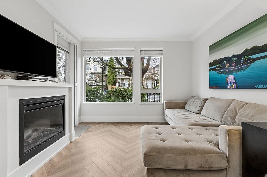 107 159 W 22nd Street North Vancouver, BC - 3