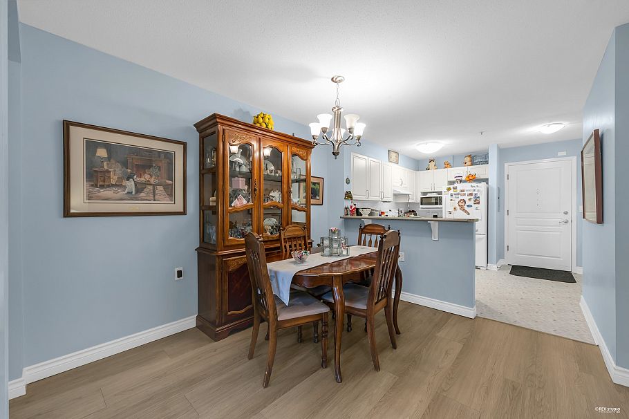 202 960 Lynn Valley Road North Vancouver, BC - 8