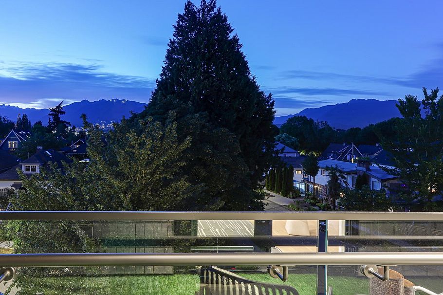 1 1990 Venables Street Vancouver, BC - 25