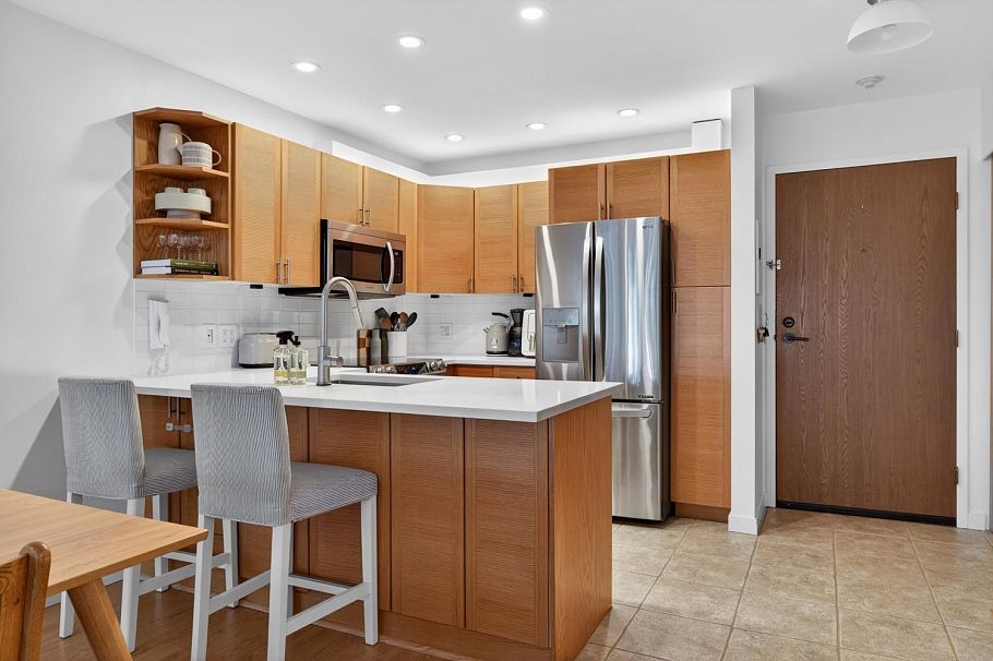 330 210 W 2nd Street North Vancouver, BC - 3