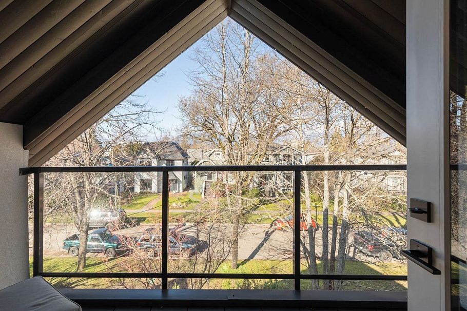 4372 W 13th Avenue Vancouver, BC - 30