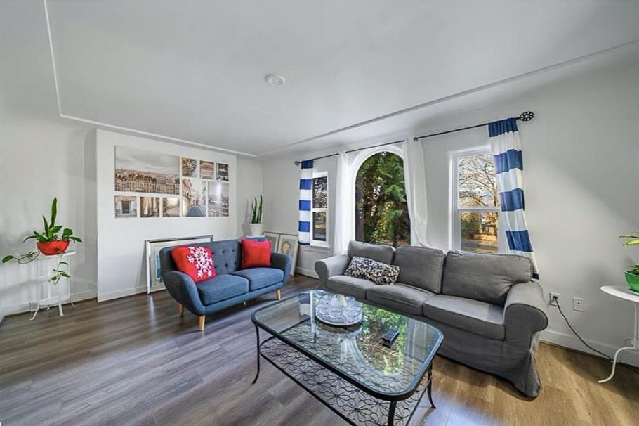 3694 W 16th Avenue Vancouver, BC - 4