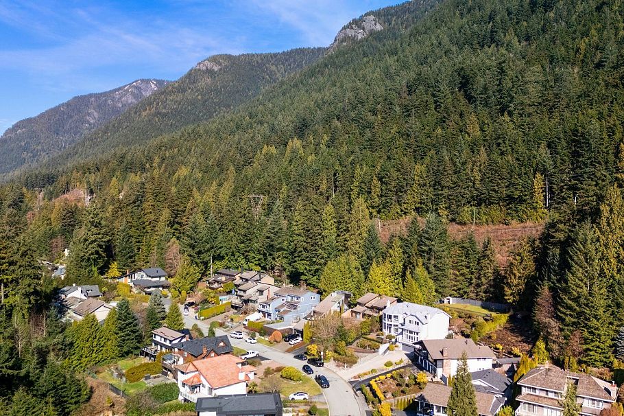 5508 Molina Road North Vancouver, BC - 32