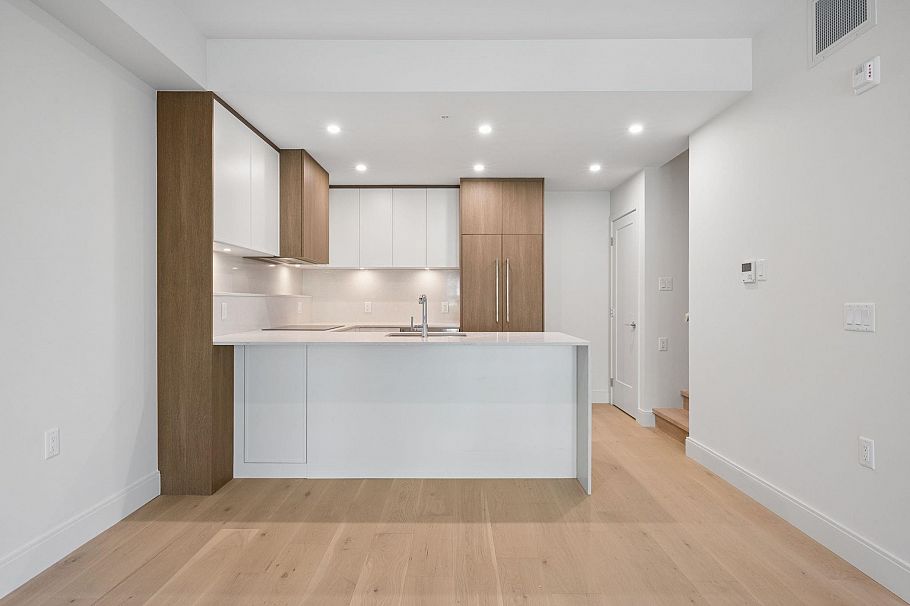 202 378 W 45th Avenue Vancouver, BC - 10