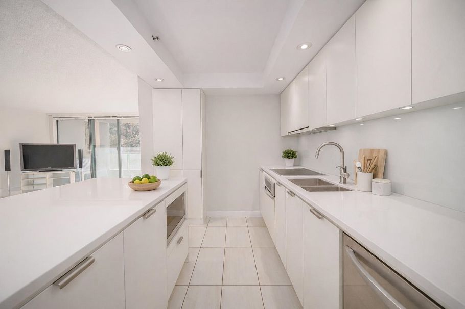 302 518 W 14th Avenue Vancouver, BC - 2