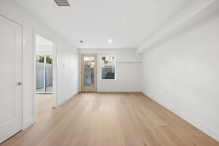 152 408 W 45th Avenue Vancouver, BC - 4