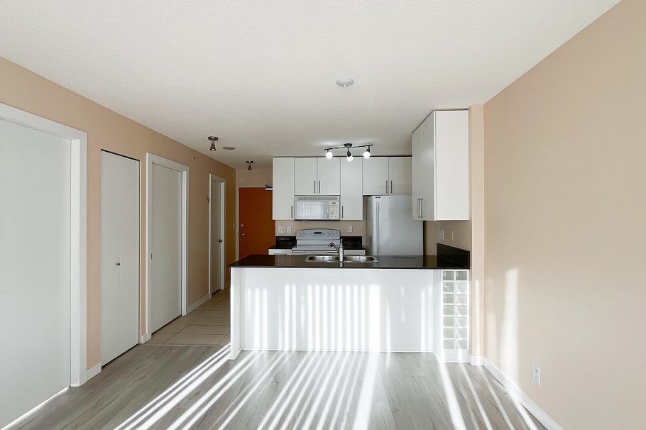 407 928 Homer Street Vancouver, BC - 3