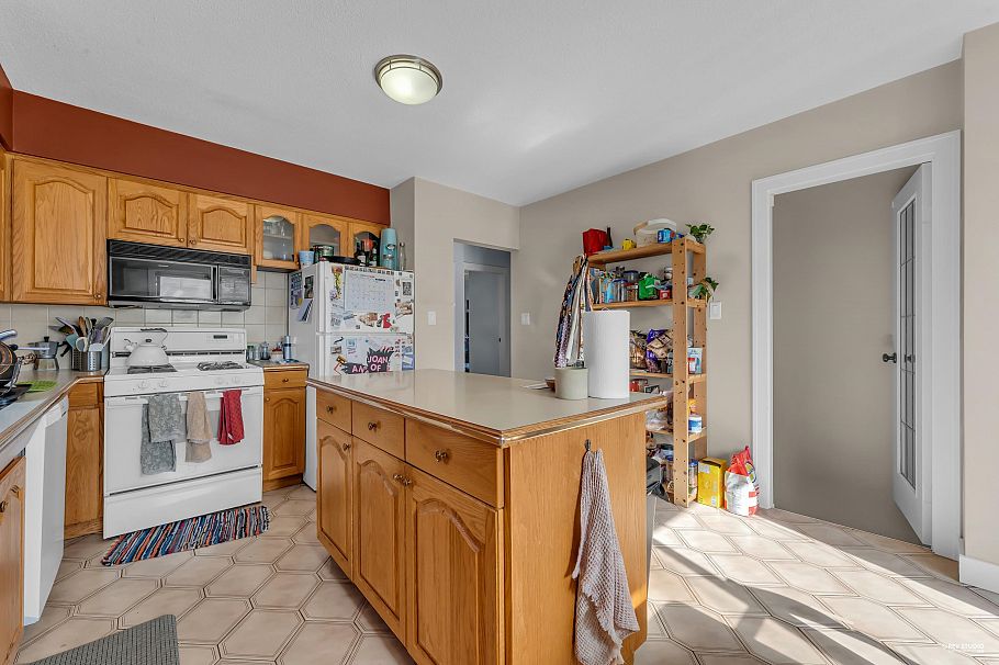 2576 Parker Street Vancouver, BC - 9