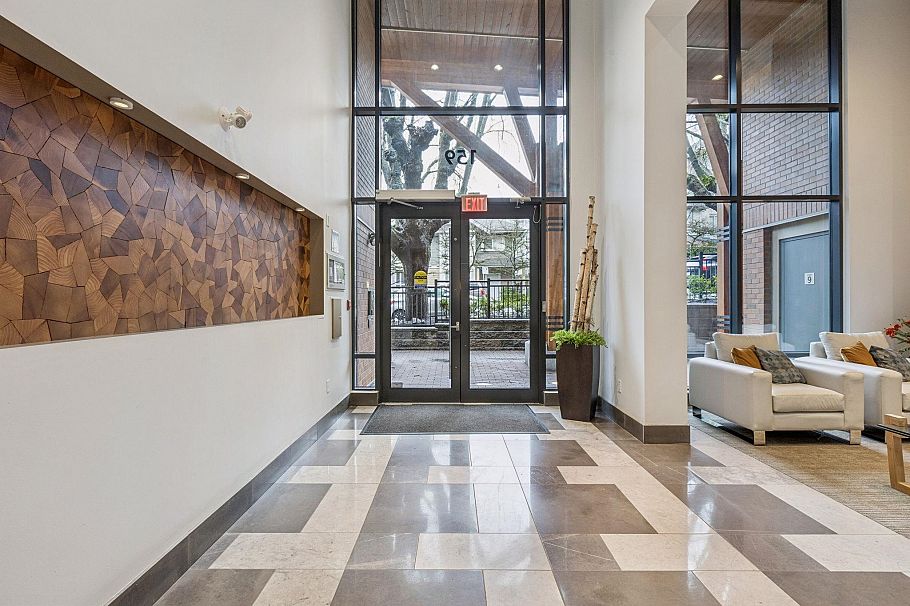 107 159 W 22nd Street North Vancouver, BC - 34