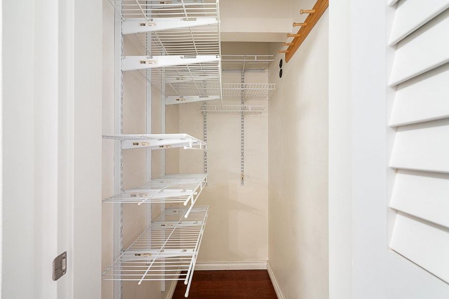 208 211 W 3rd Street North Vancouver, BC - 23