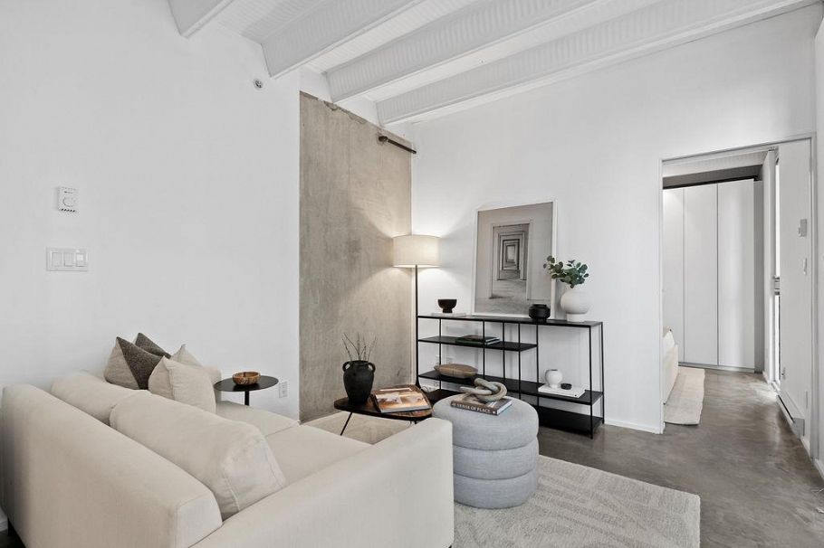 303 219 E Georgia Street Vancouver, BC - 3