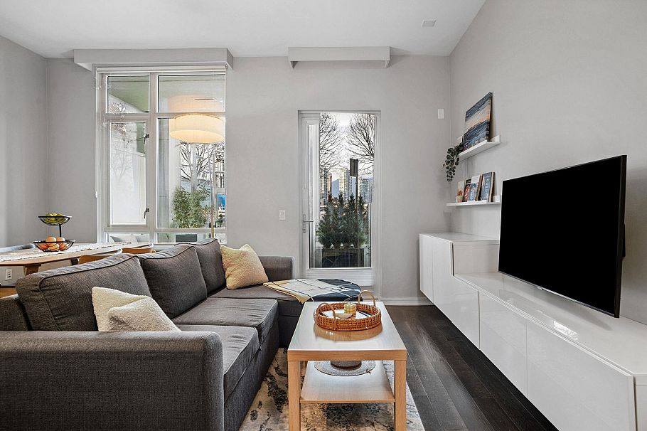 102 128 Athletes Way Vancouver, BC - 6