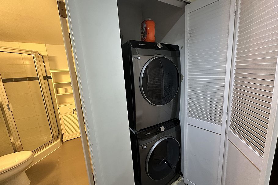 318 2320 W 40th Avenue Vancouver, BC - 18