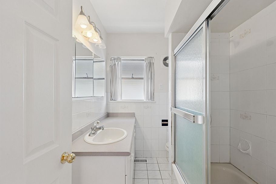 133 W 63rd Avenue Vancouver, BC - 15