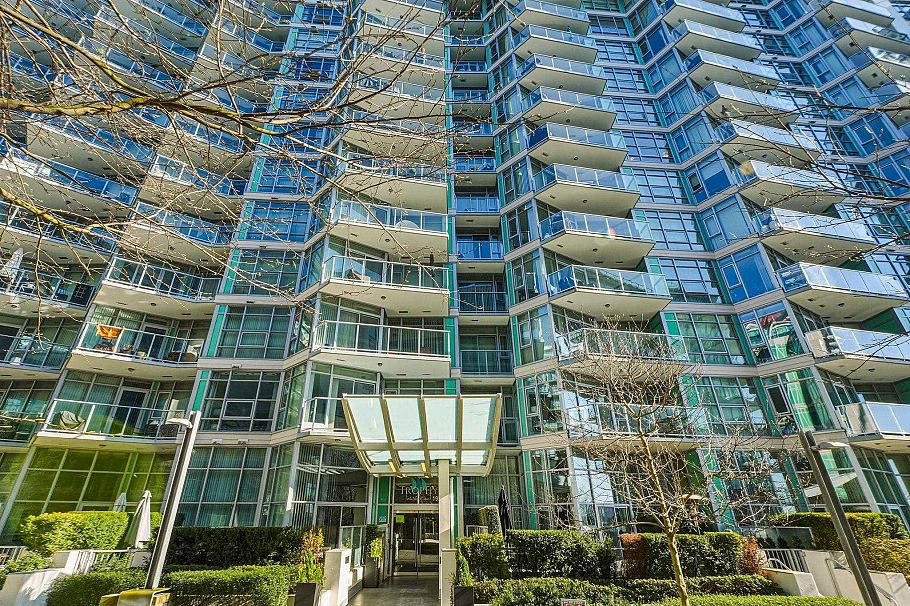 706 199 Victory Ship Way North Vancouver, BC - 1