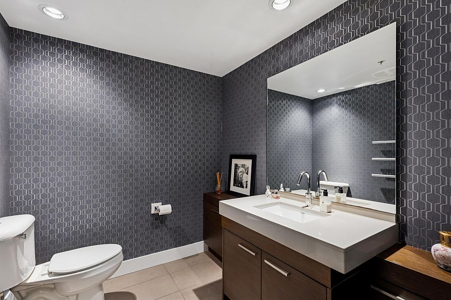 863 Richards Street Vancouver, BC - 25