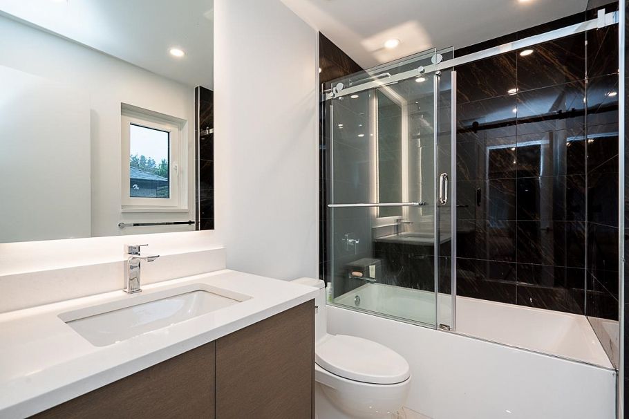 1026 Belmont Avenue North Vancouver, BC - 25