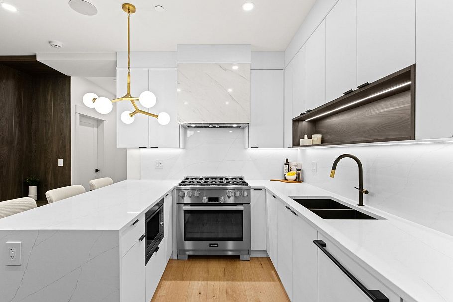 2 4549 W 11th Avenue Vancouver, BC - 11