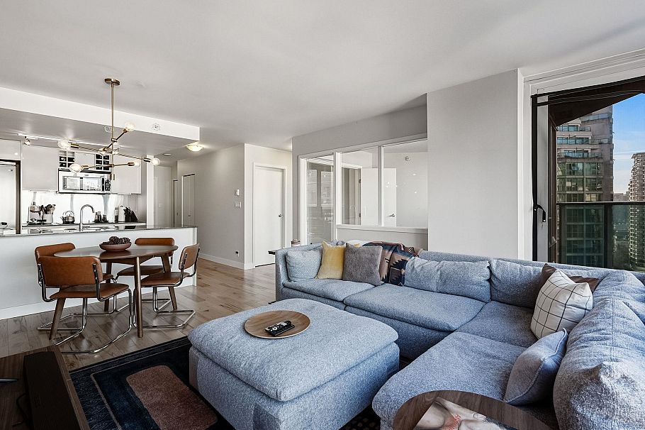 1705 788 Hamilton Street Vancouver, BC - 2