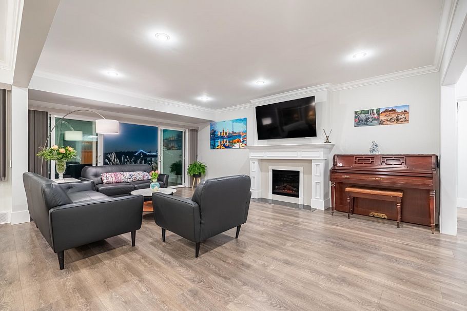 1275 W Keith Road North Vancouver, BC - 14