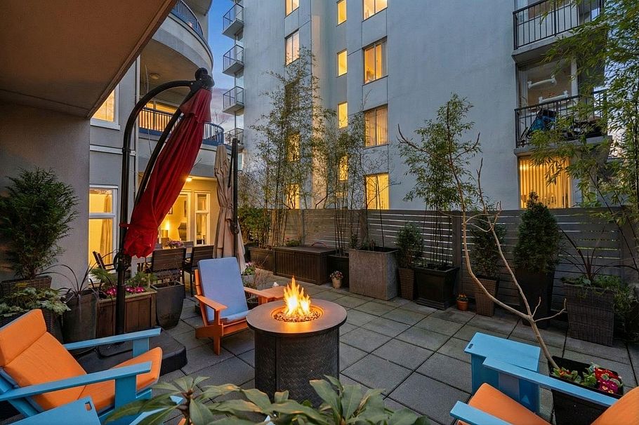 102 1924 Comox Street Vancouver, BC - 1