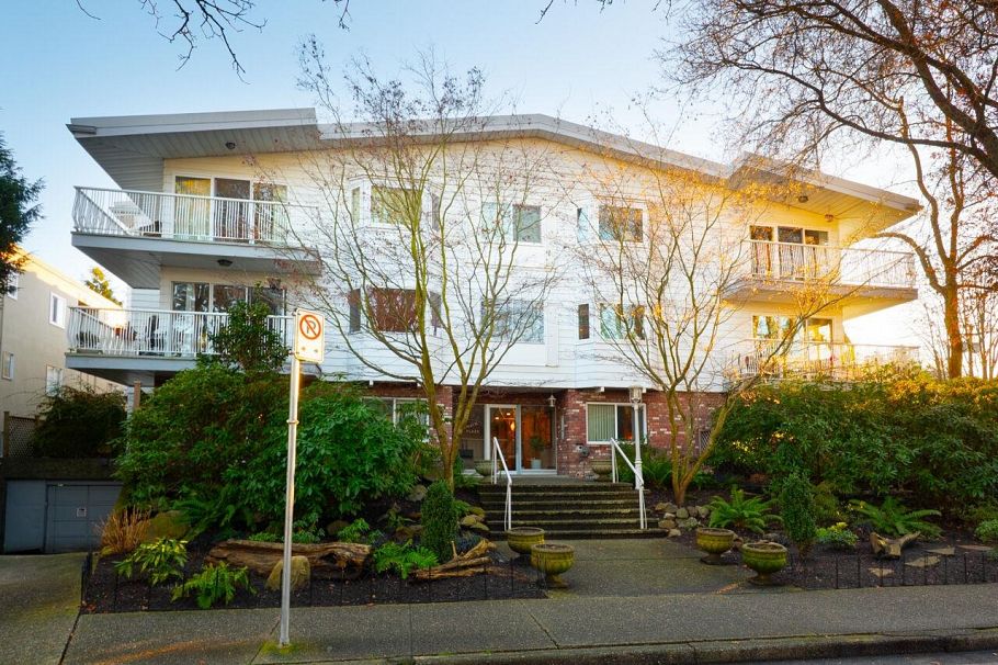 203 1696 W 10th Avenue Vancouver, BC - 1