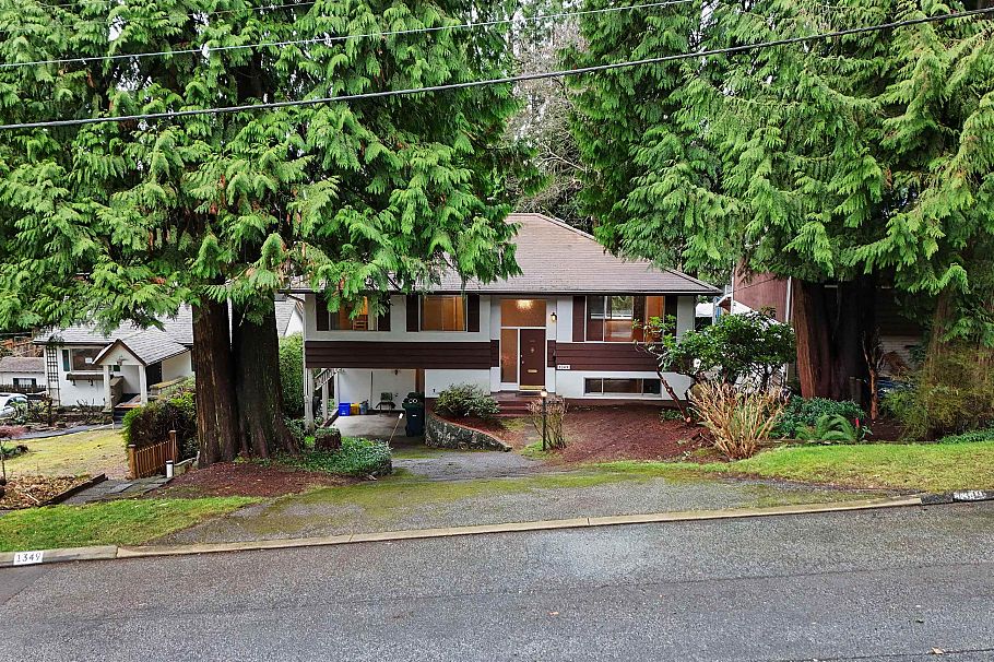 1349 Mill Street North Vancouver, BC - 35