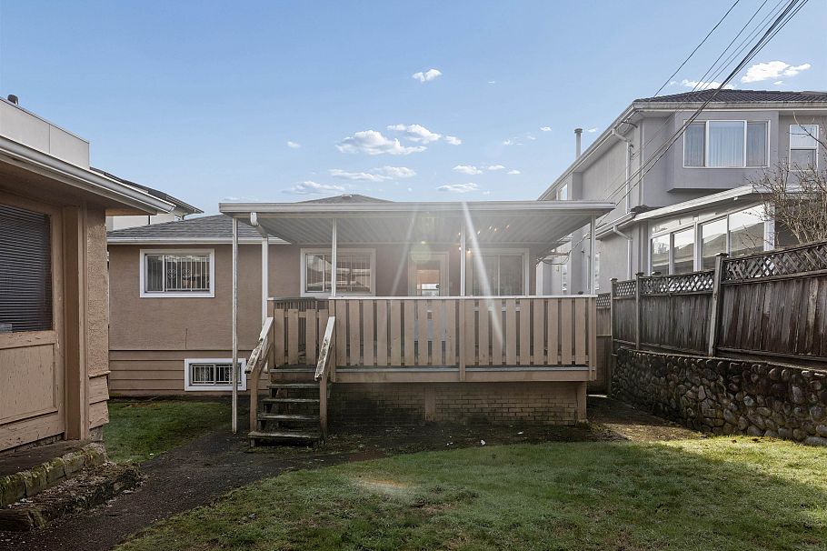 133 W 63rd Avenue Vancouver, BC - 38