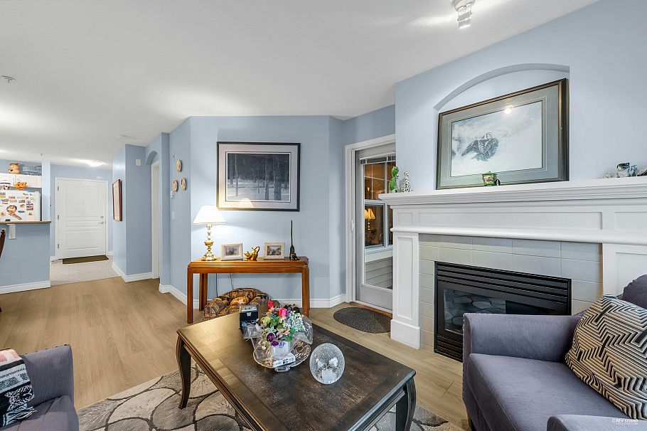 202 960 Lynn Valley Road North Vancouver, BC - 6