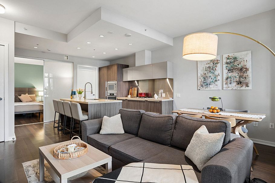 102 128 Athletes Way Vancouver, BC - 9