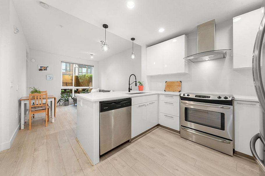 107 733 W 3rd Street North Vancouver, BC - 11