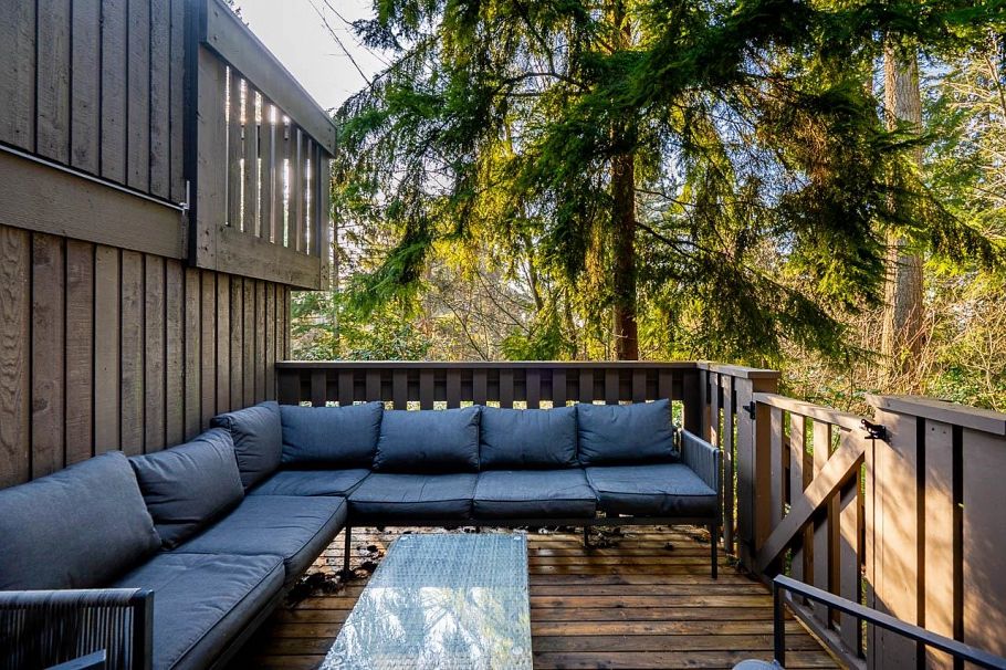 2076 Purcell Way North Vancouver, BC - 32