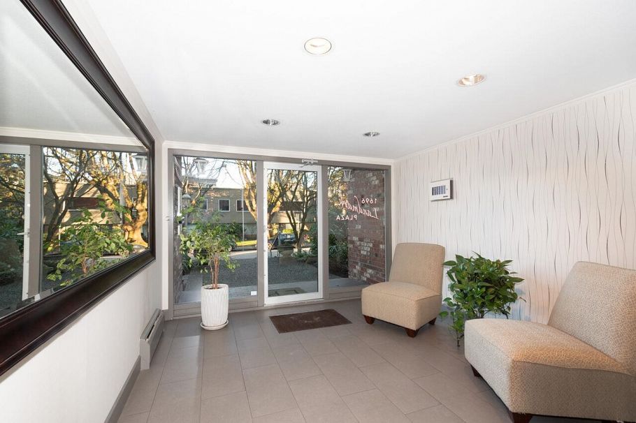 203 1696 W 10th Avenue Vancouver, BC - 2