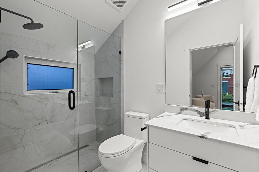 2 4549 W 11th Avenue Vancouver, BC - 36