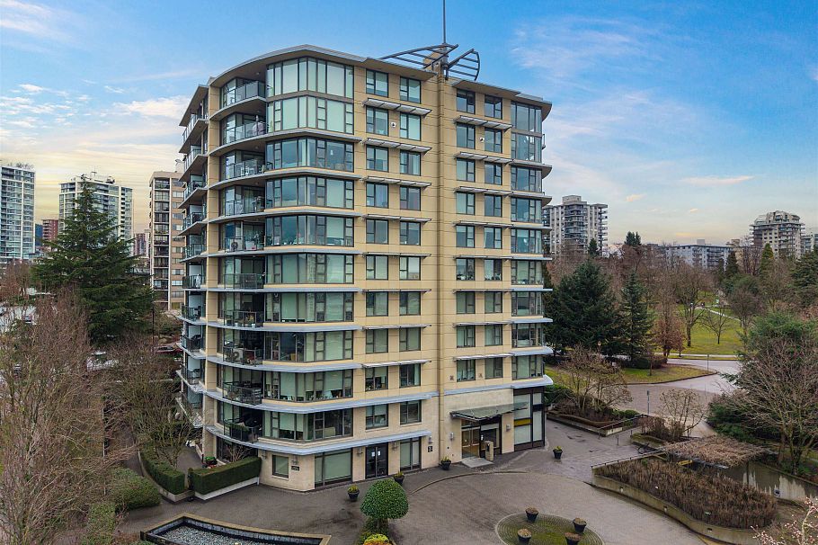 PH8 683 W Victoria Park North Vancouver, BC - 36