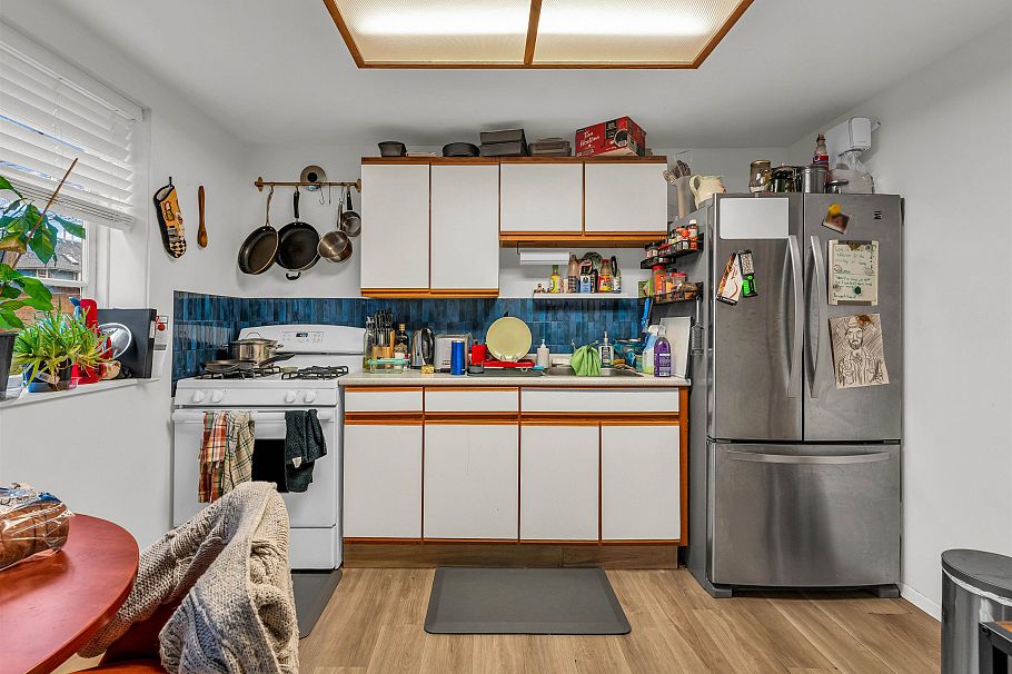 354 W 15th Avenue Vancouver, BC - 27