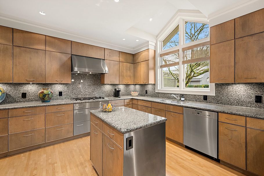 2722 W 31st Avenue Vancouver, BC - 15