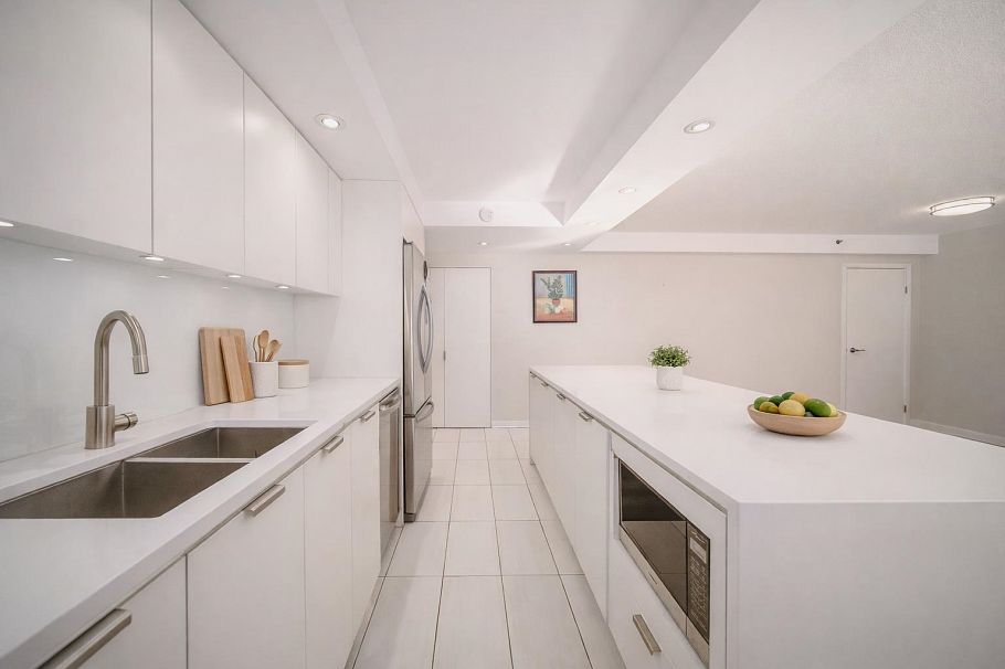 302 518 W 14th Avenue Vancouver, BC - 3