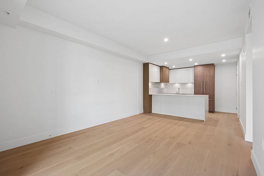 202 378 W 45th Avenue Vancouver, BC - 9