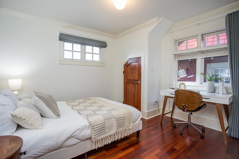 3242 W 3rd Avenue Vancouver, BC - 26