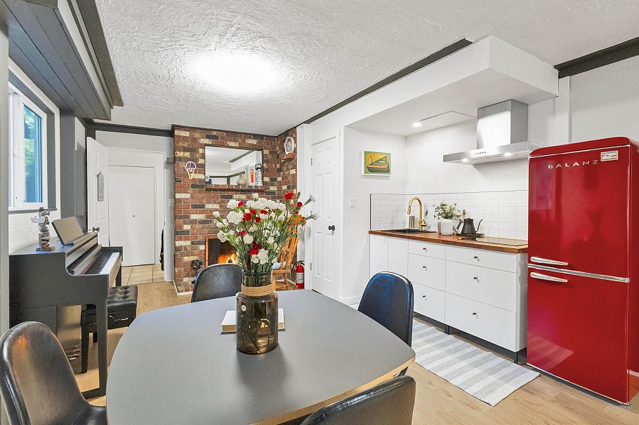 1652 Coleman Street North Vancouver, BC - 25