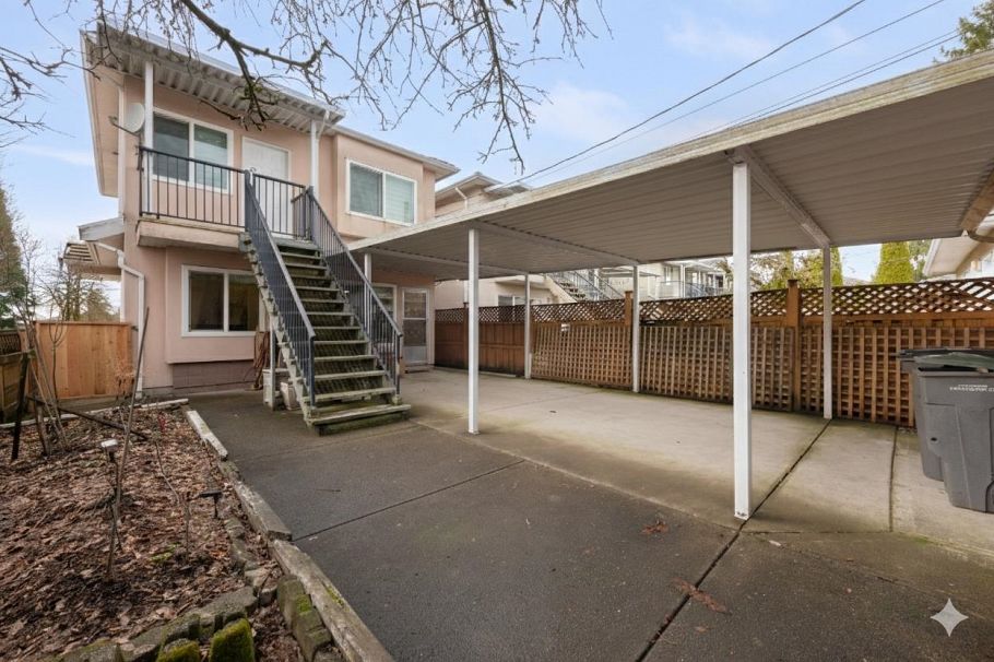 2423 E 4th Avenue Vancouver, BC - 10