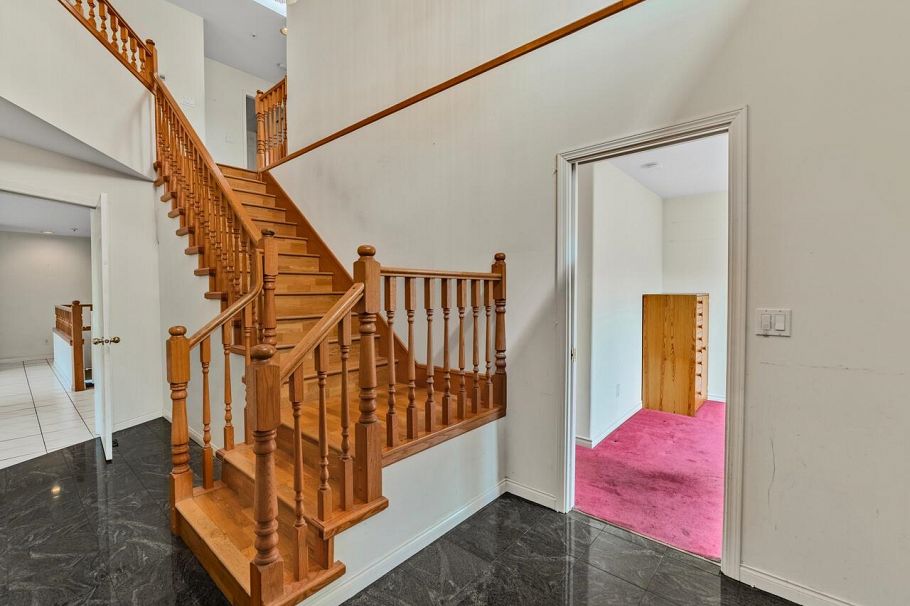 7191 Fraser Street Vancouver, BC - 3